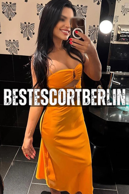 Balls Licking Escort Girl in Berlin
