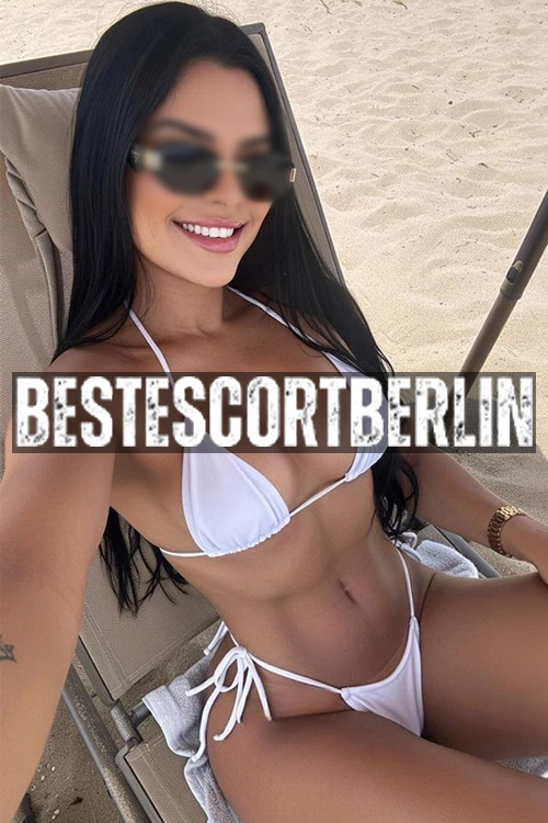 Balls Licking Escort Girl in Berlin