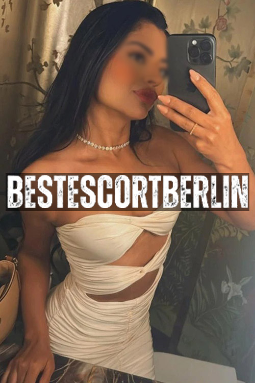 Balls Licking Escort Girl in Berlin