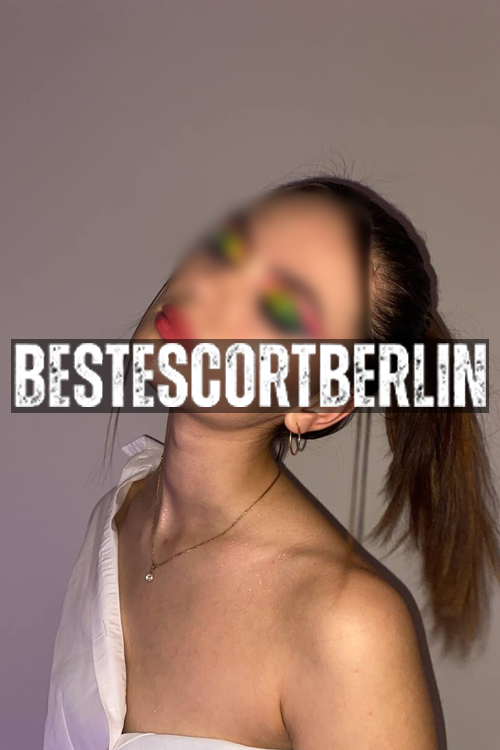 Squirting Escort Girl in Berlin