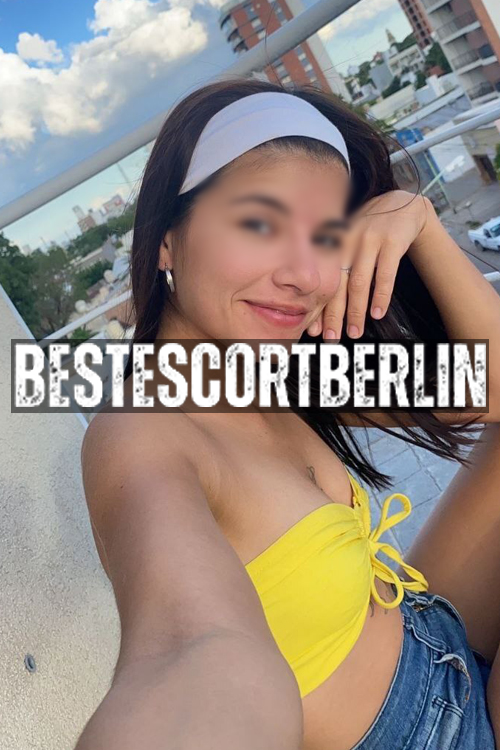 Blowjob Escort Girl in Berlin