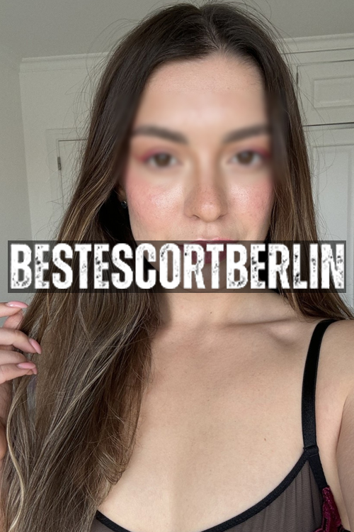 Squirting Escort Girl In Berlin